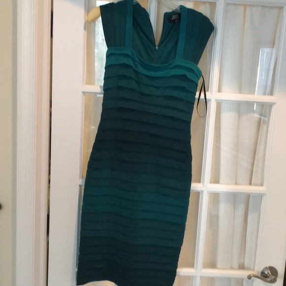 Cocktail dress - Picture 1 of 4